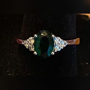 Sterling Silver 925 Green Gemstone Oval Cocktail Ring Clear Stones 7.5